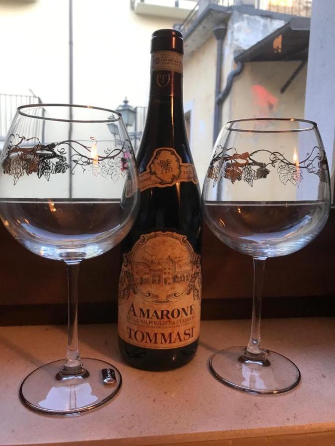 סולמונה In Vino Veritas מראה חיצוני תמונה